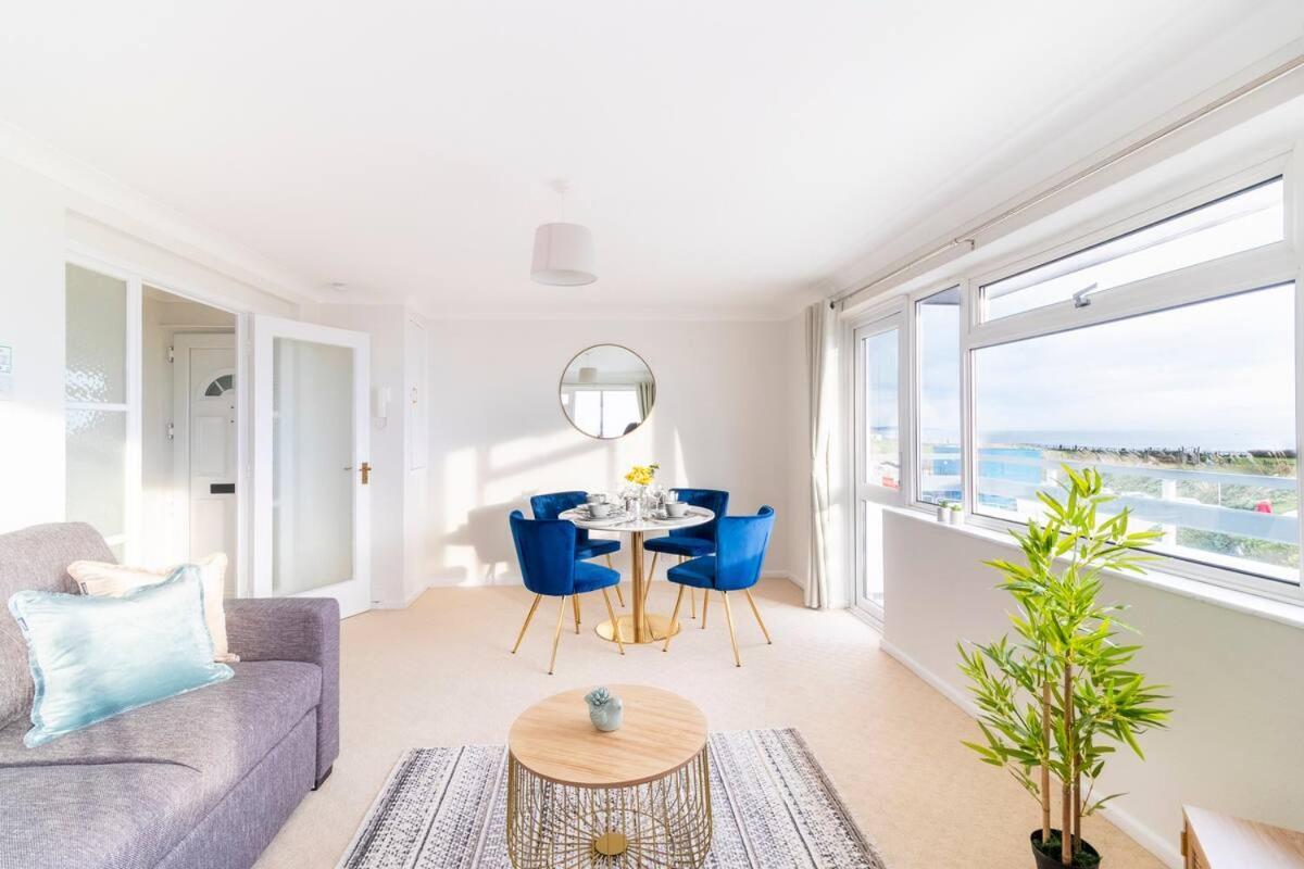 Incredible Sea View 2 Bedroom Beach Apartment Борнмут Экстерьер фото